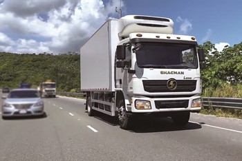 La série 3000 de SHACMAN redéfinit le transport lourd et interurbain